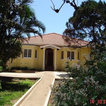 The Crescent Guesthouses - Bnb/Self Catering Durban Exterior foto