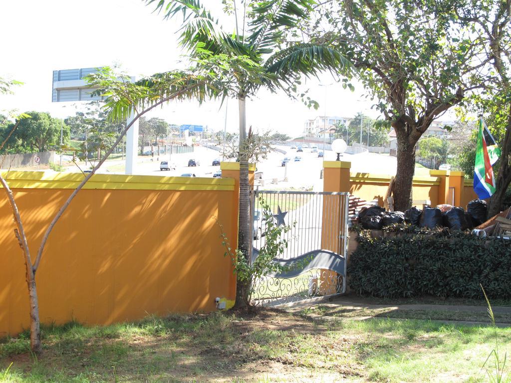 The Crescent Guesthouses - Bnb/Self Catering Durban Exterior foto