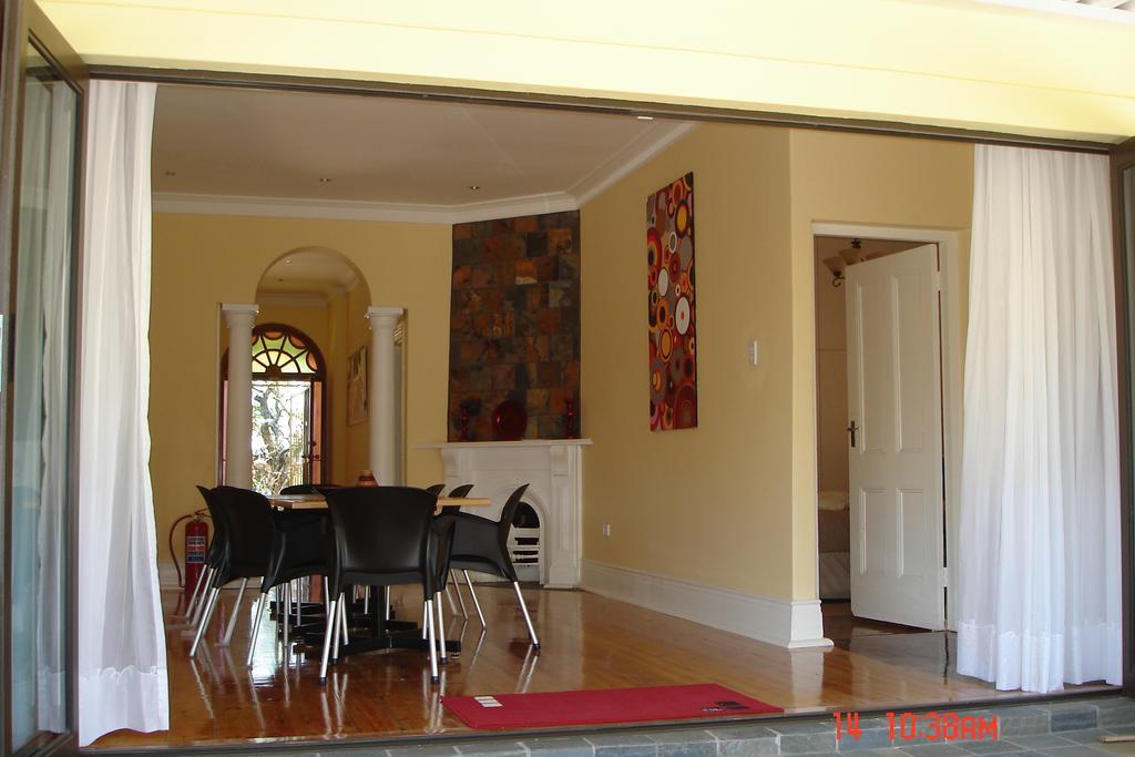The Crescent Guesthouses - Bnb/Self Catering Durban Exterior foto